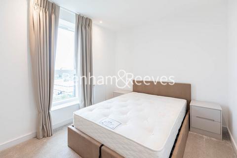 2 bedroom apartment to rent, Greenleaf Walk, Southall UB1