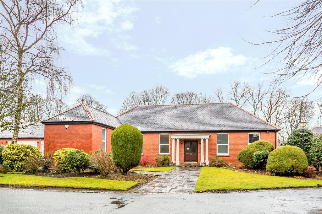 Racefield Hamlet, Chadderton, Oldham... 4 bed semidetached bungalow