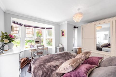 52a Sarre Road, London, NW2 3SL