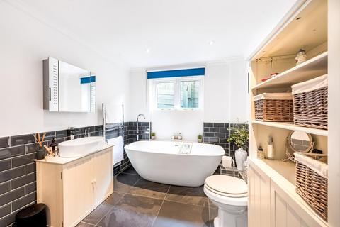 52a Sarre Road, London, NW2 3SL