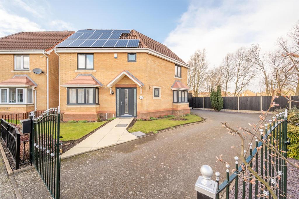 Bickley Road, Bilston, WV14 7BT 3 bed detached house £250,000