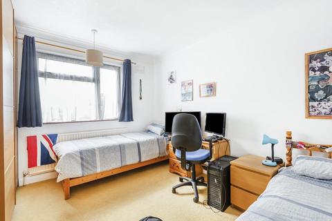 21 Heath Rise, Bromley, BR2 7PB