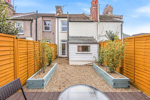 33 Burnhill Road, Beckenham, BR3 3LA
