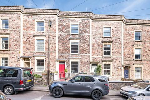 26 Bellevue Crescent, Bristol, BS8 4TE
