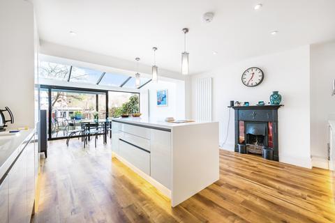 26 Bellevue Crescent, Bristol, BS8 4TE