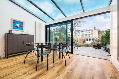 26 Bellevue Crescent, Bristol, BS8 4TE