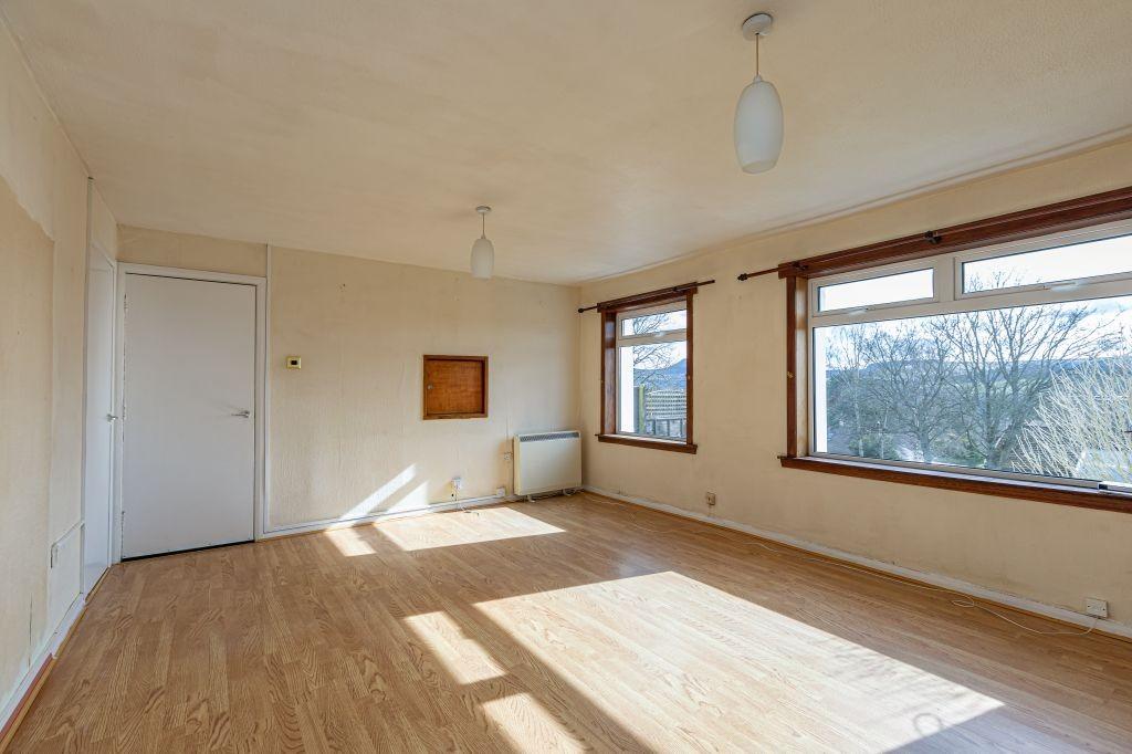 31 Marigold Drive, Galashiels TD1 2LW 3 bed terraced house £110,000
