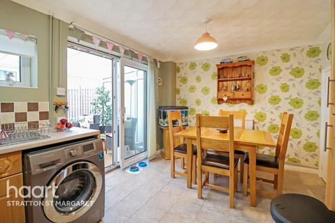 47 Thorne Road, Swindon, SN3 6DT