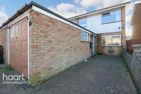 15 Howell Road, Corringham, Stanford-le-hope, SS17 8JL