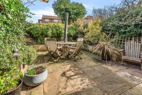 21 Relf Road, London, SE15 4JT