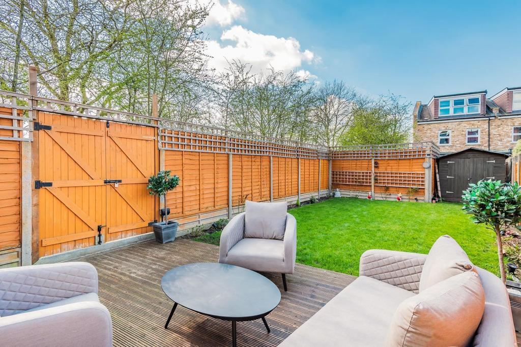 Vernon Avenue, Raynes Park 3 bed terraced house £725,000