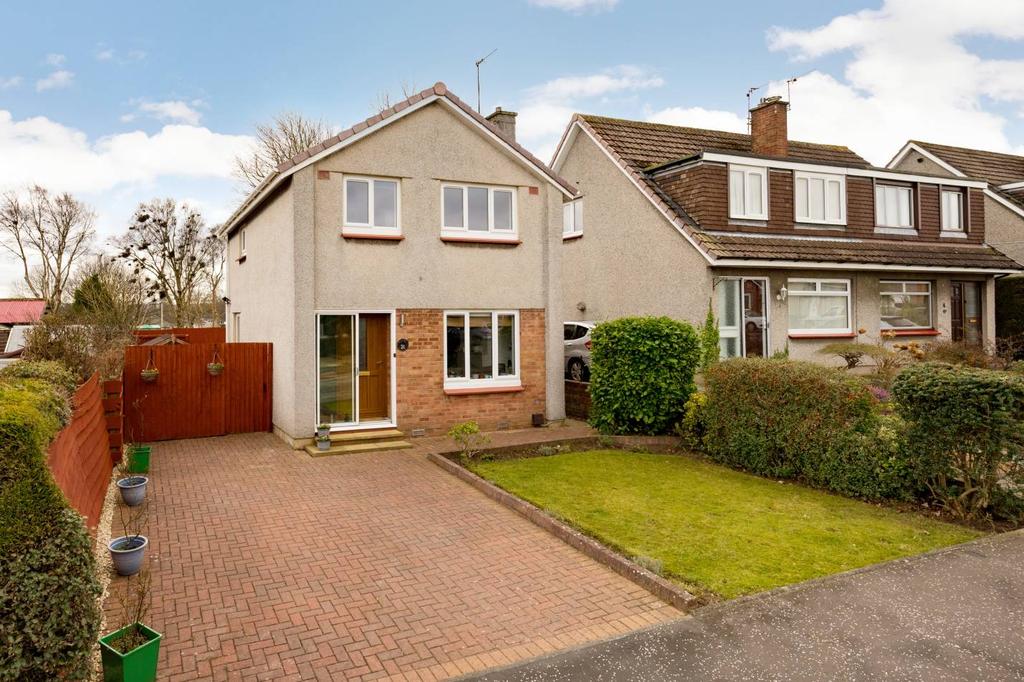 24 Farm Avenue, Lasswade, EH18 1BX 3 bed detached house £275,000