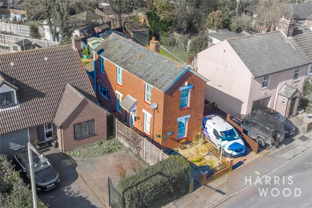 Parsons Heath, Colchester, Essex, CO4 3 bed detached house £375,000