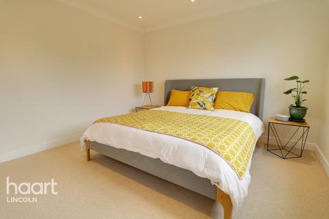 4 Bridge Walk, Burton Waters, Lincoln, LN1 2WR