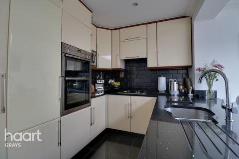 10 Cherry Tree Close, Grays, RM17 6JA