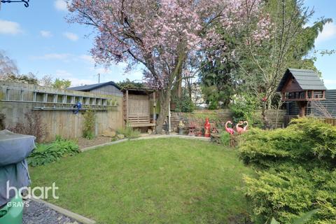 10 Cherry Tree Close, Grays, RM17 6JA