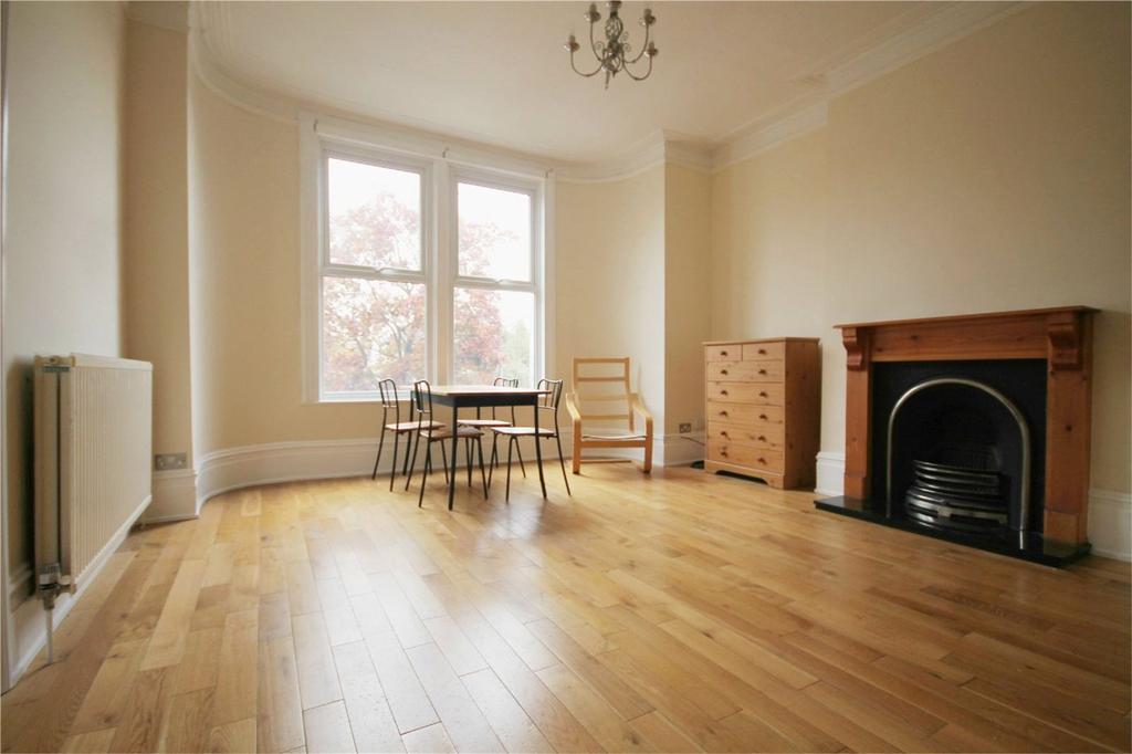 Maidstone Road, Bounds Green, London, N11 2 bed apartment £250,000