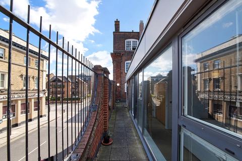 6 Bartlett Mews, London, E14 3GS