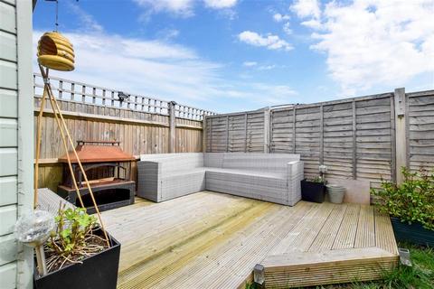 15 Amsbridge Crescent, Wick, Littlehampton, BN17 7GE