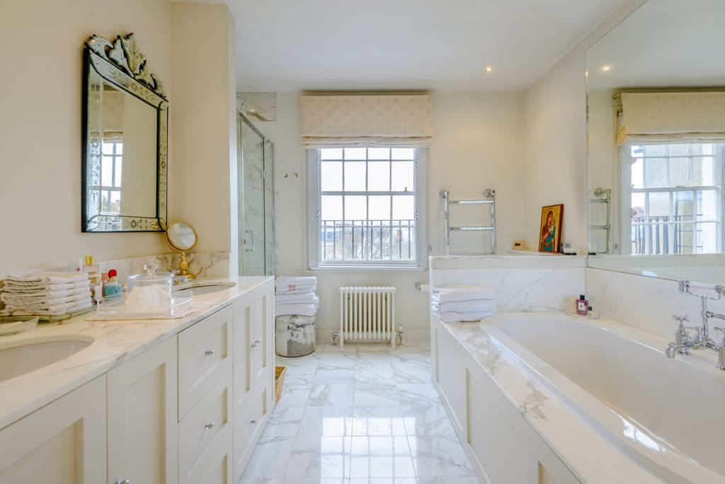 En Suite Bathroom