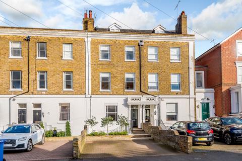 8 Trinity Place, Windsor, SL4 3AP