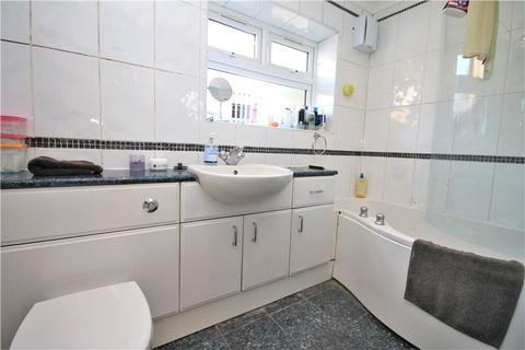 5 Deridene Close, Stanwell, Staines-upon-thames, TW19 7LS
