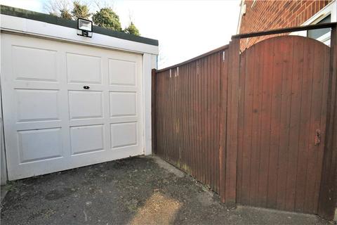 5 Deridene Close, Stanwell, Staines-upon-thames, TW19 7LS