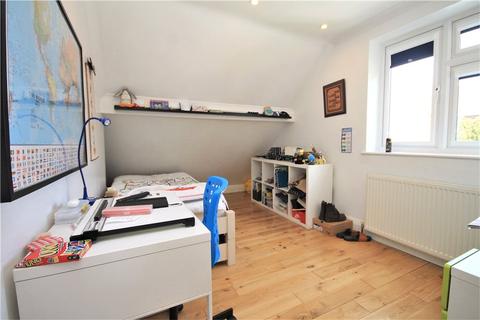 5 Deridene Close, Stanwell, Staines-upon-thames, TW19 7LS