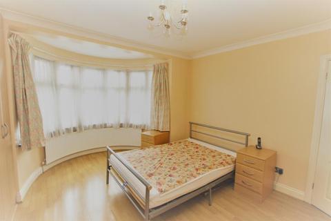 82 Becmead Avenue, Harrow, HA3 8EZ