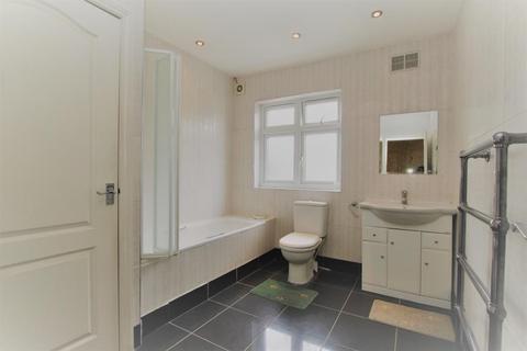 82 Becmead Avenue, Harrow, HA3 8EZ