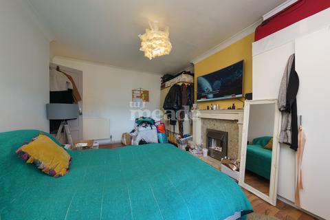 5 Althorne Gardens, London, E18 2DA