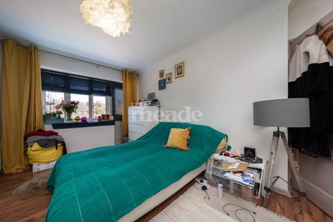 5 Althorne Gardens, London, E18 2DA
