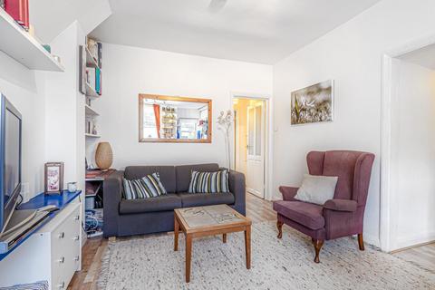 Flat 2, 12 Walpole Gardens, London, W4 4HG