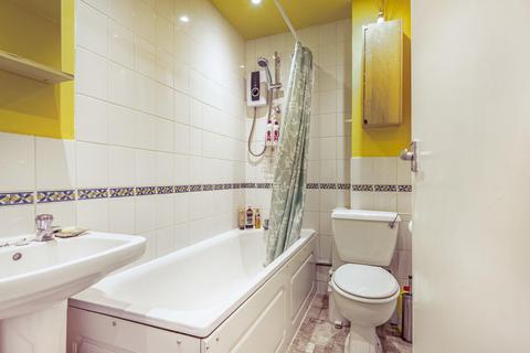 Flat 2, 12 Walpole Gardens, London, W4 4HG