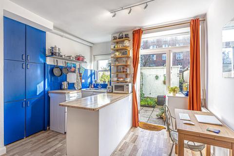 Flat 2, 12 Walpole Gardens, London, W4 4HG