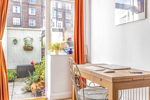 Flat 2, 12 Walpole Gardens, London, W4 4HG