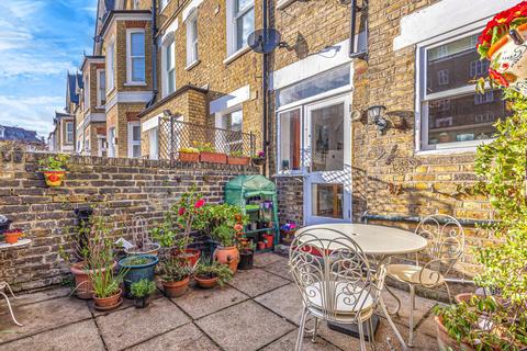 Flat 2, 12 Walpole Gardens, London, W4 4HG