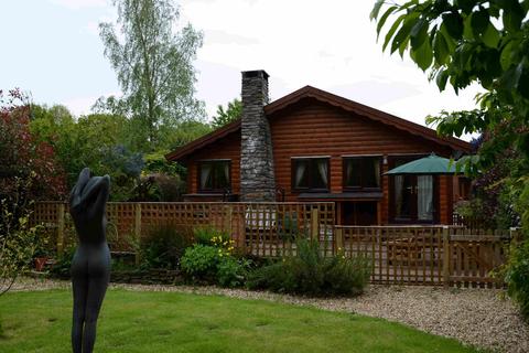 8 Bryniau, Brithdir, Dolgellau, LL40 2TY