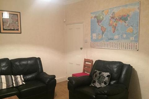 3 bedroom terraced house to rent, Olivia Grove M14