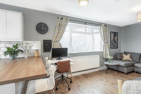10 Little Dimocks, London, SW12 9JH