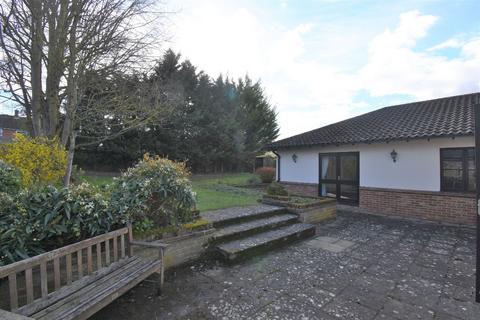 4 bedroom bungalow to rent, The Cornway, Fulbourn, Cambridge