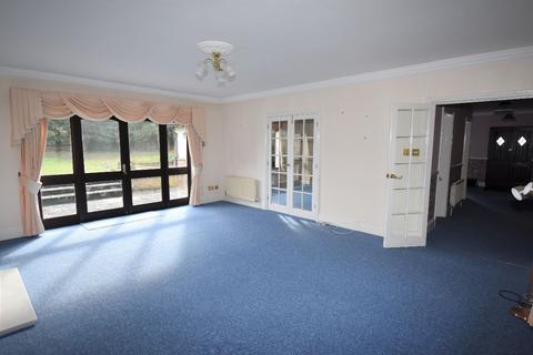 4 bedroom bungalow to rent, The Cornway, Fulbourn, Cambridge
