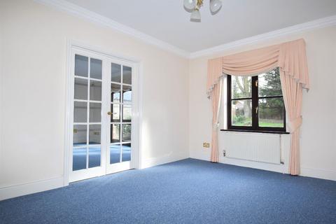 4 bedroom bungalow to rent, The Cornway, Fulbourn, Cambridge