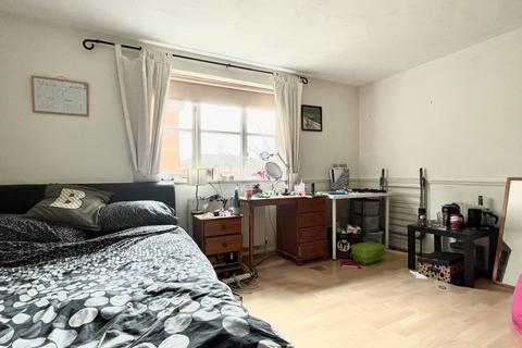 93 Ruston Road, London, SE18 5QY