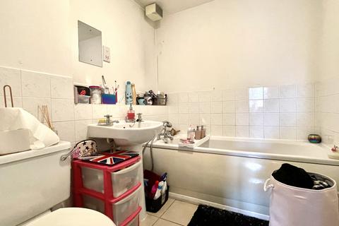 93 Ruston Road, London, SE18 5QY