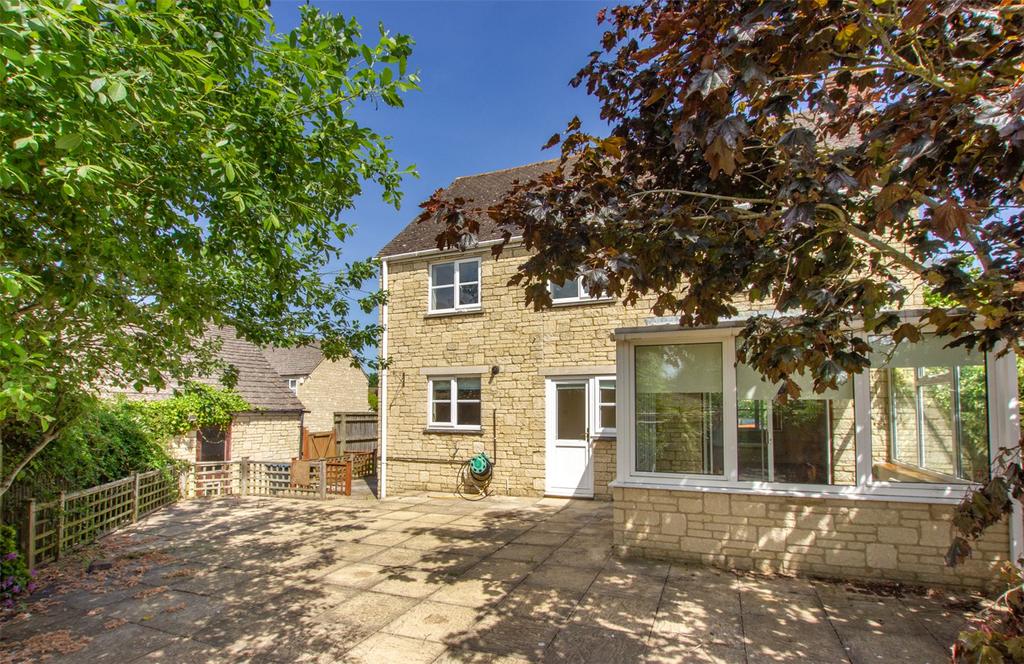 Eton Close, Witney, Oxfordshire, OX28 4 bed detached house £500,000