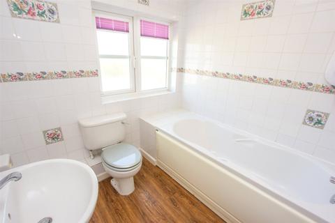 108 Eton Close, Witney, OX28 3GB