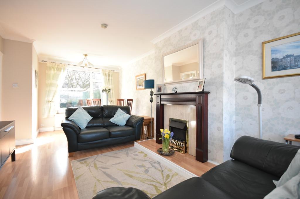 Tweed Drive, Bearsden, East Dunbartonshire, G61 1EJ 2 bed semidetached