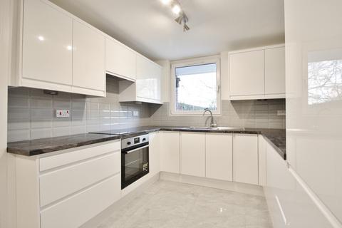 3 bedroom maisonette to rent, More Close, St. Paul's Court, Hammersmith, W14