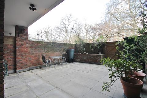 3 bedroom maisonette to rent, More Close, St. Paul's Court, Hammersmith, W14